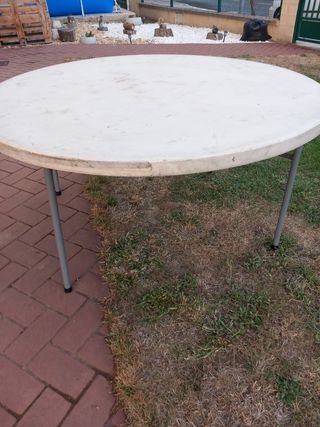 Mesa redonda exterior