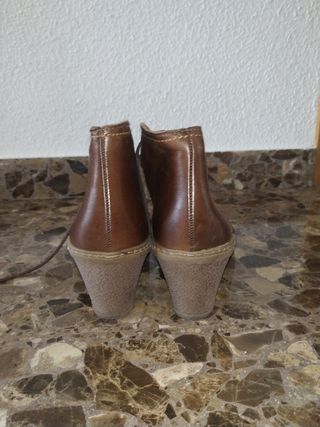 Botines con tacón 
