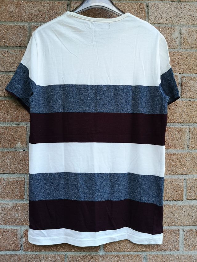 T-shirt Maglietta nuova Bershka mai usata