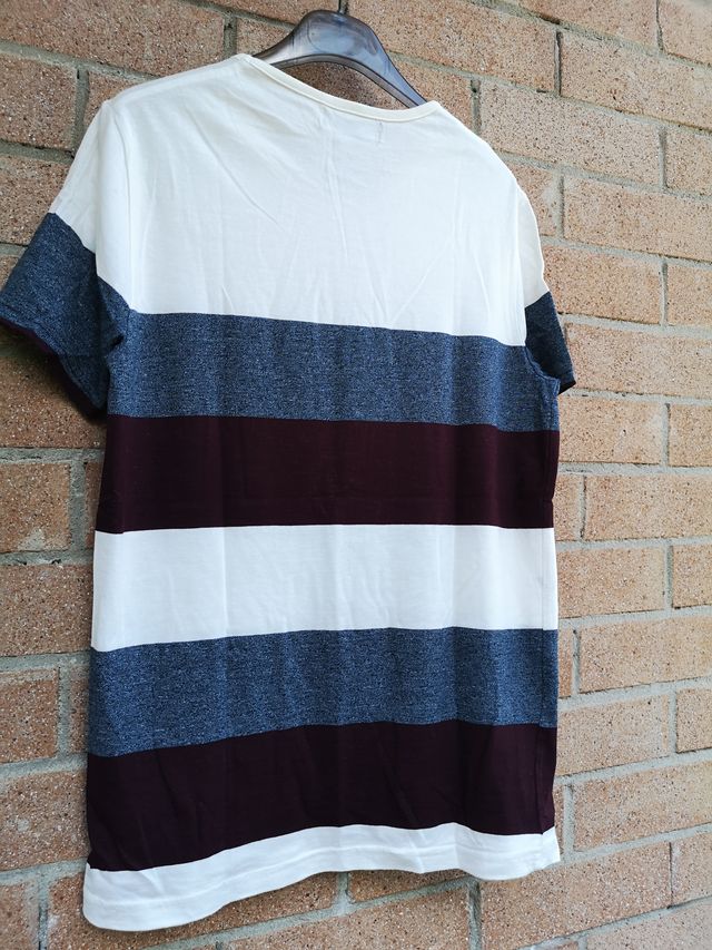 T-shirt Maglietta nuova Bershka mai usata