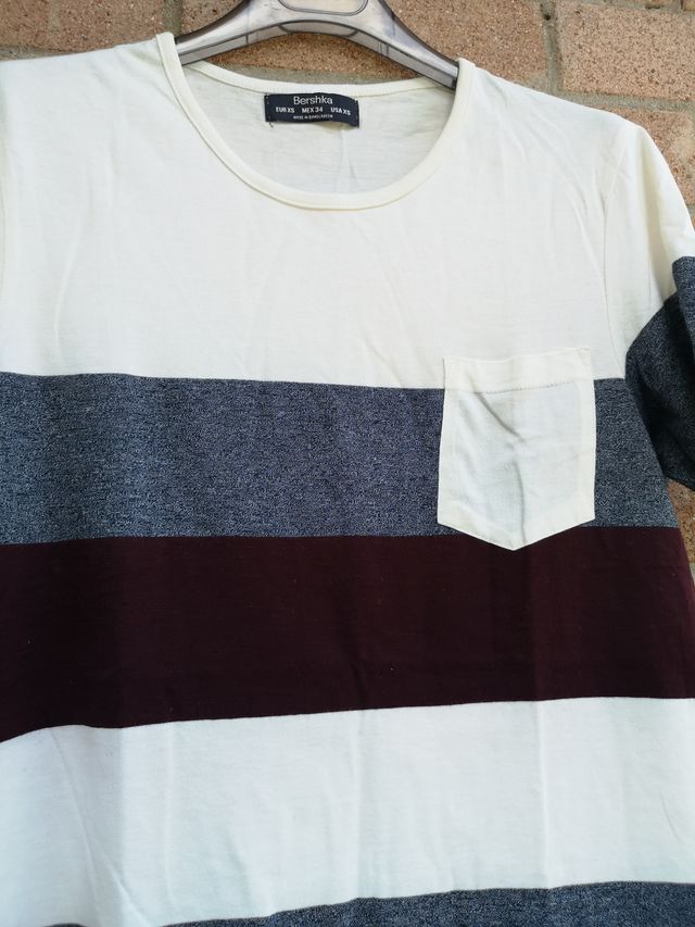 T-shirt Maglietta nuova Bershka mai usata