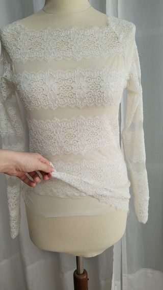 Camiseta encaje blanco con transparencias