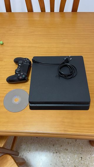 PS4 slim 1Tb + 1 mando + 2 juegos