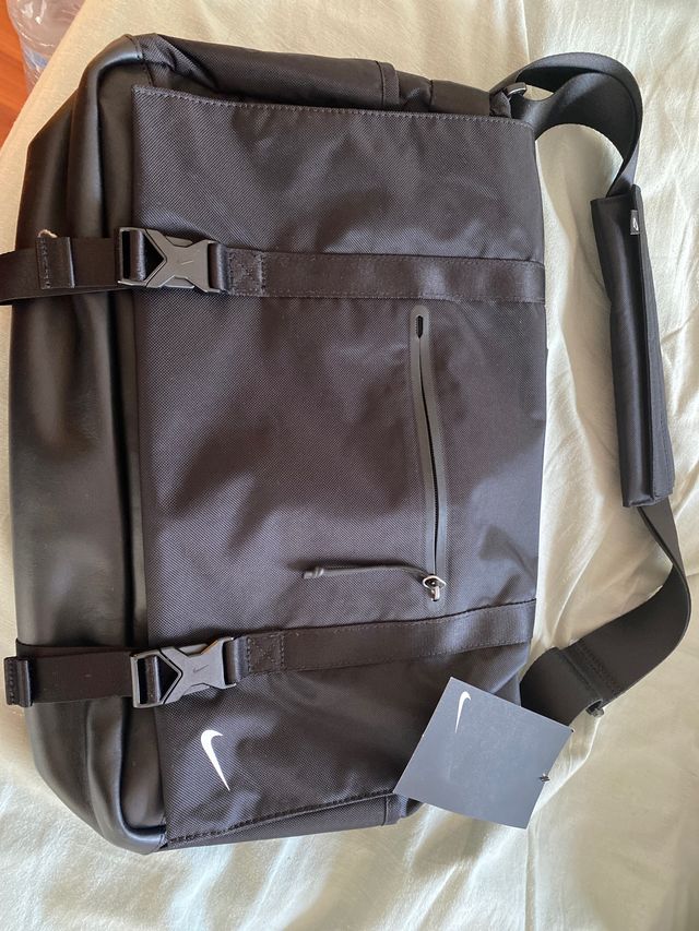 Bolsa Nike negra