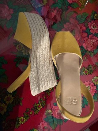 Zapatillas esparto y piel. Marca Ria. Menorca.