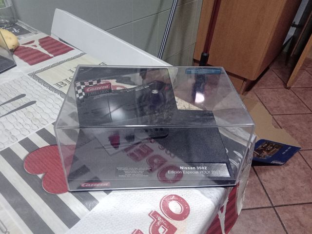 Caja espositora coche carrera