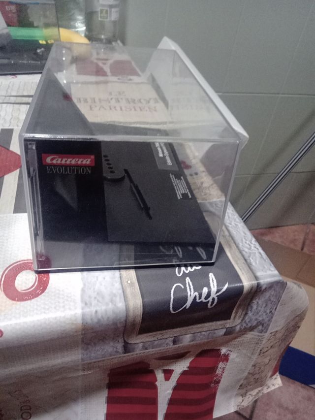 Caja espositora coche carrera