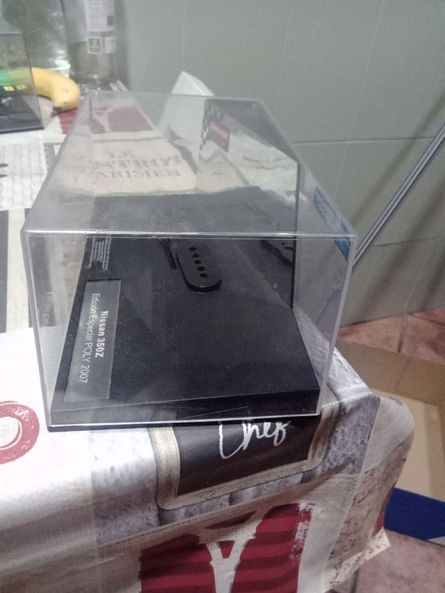 Caja espositora coche carrera