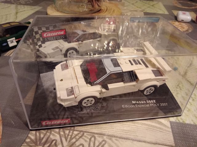 Caja espositora coche carrera