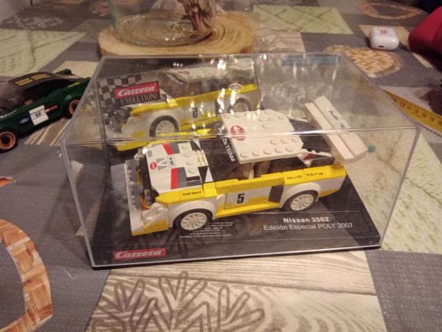 Caja espositora coche carrera