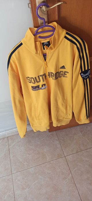 Se vende chaqueta Adidas como nueva