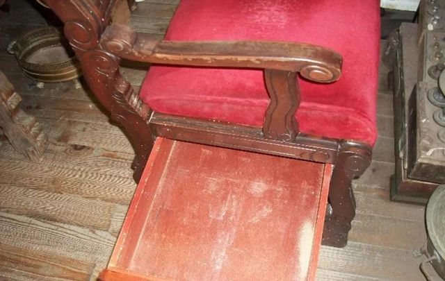 Conjunto de mesa y sillones de ajedred