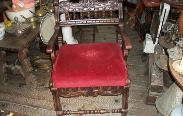 Conjunto de mesa y sillones de ajedred