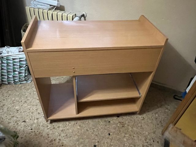 Mesa ordenador con ruedas