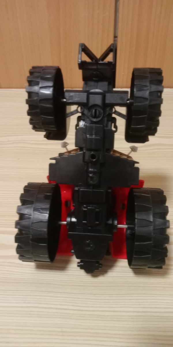 Tractor agrícola accionado