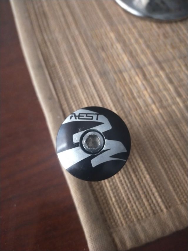 Araña +tapa dirección + tornillo+ espaciador