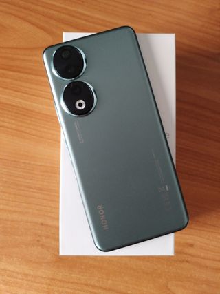 Honor 90