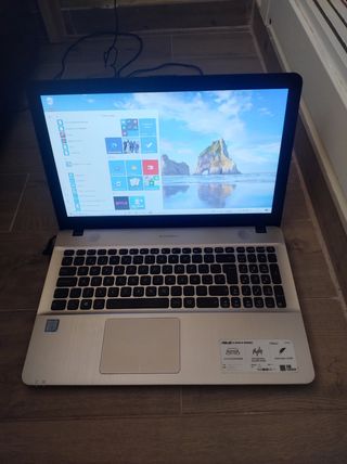 Portátil Asus 541U