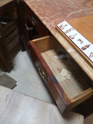 Mostrador de farmacia antiguo