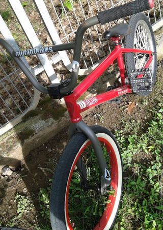Se venden BMX fly diablo y stolen heist.