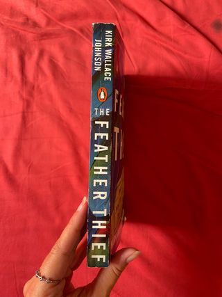 libro inglés: The feather Thief, Kirk Wallace