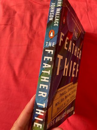 libro inglés: The feather Thief, Kirk Wallace