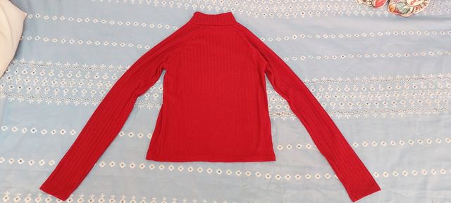 T-shirt a maniche lunghe con colletto