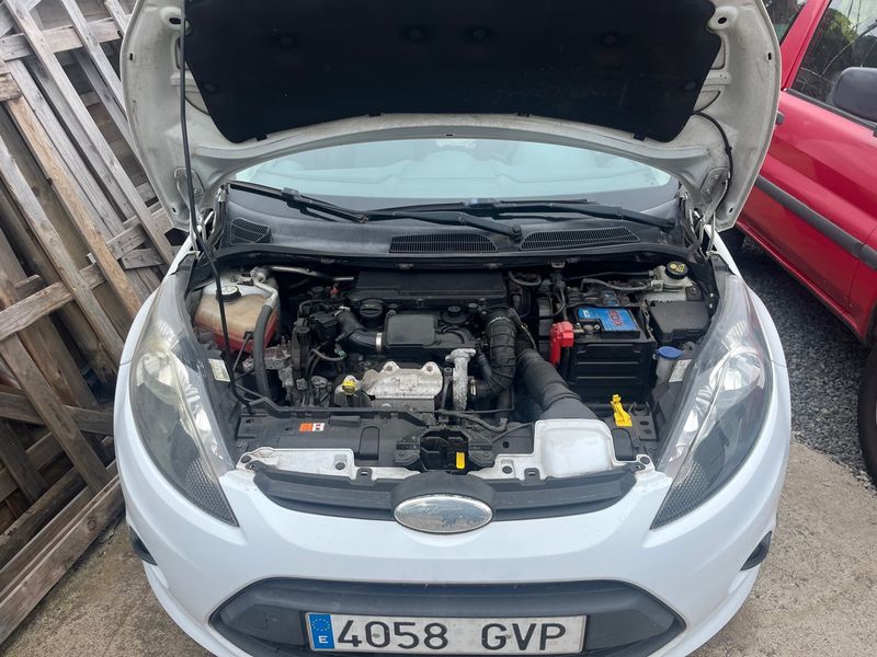 Ford Fiesta 2010 - foto 1