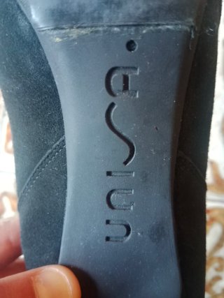 Botines negros Unisa chelsea antelina talla 39