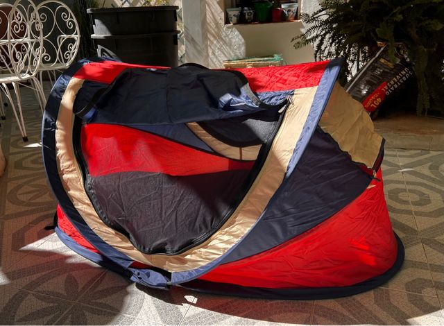Tienda de campaña o camping y saco para bebé