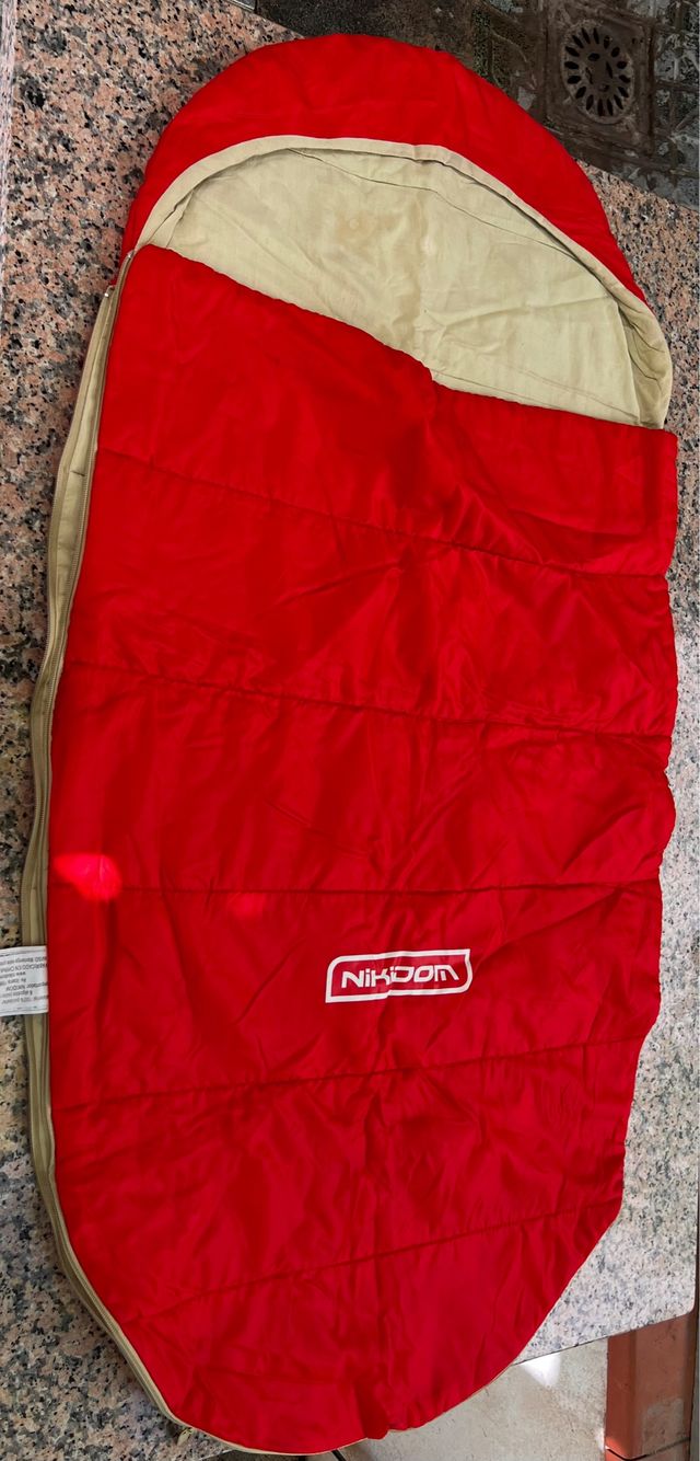 Tienda de campaña o camping y saco para bebé