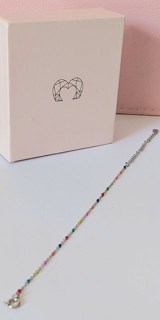 Pulsera finita de colores