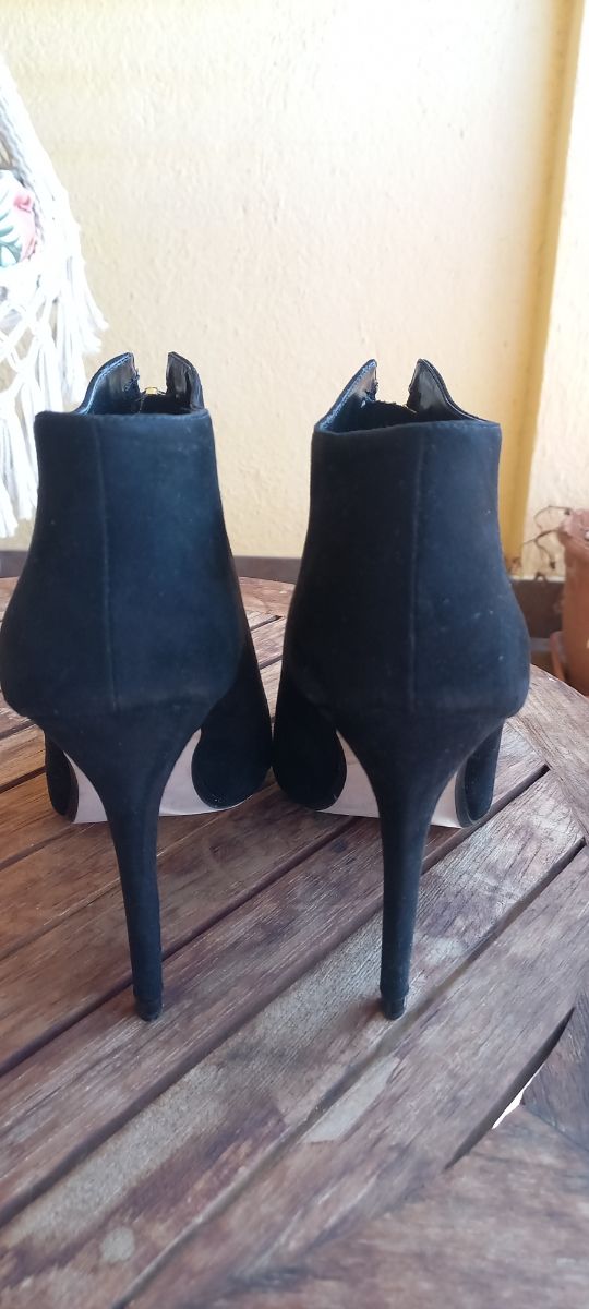 Botines negros tacón 38
