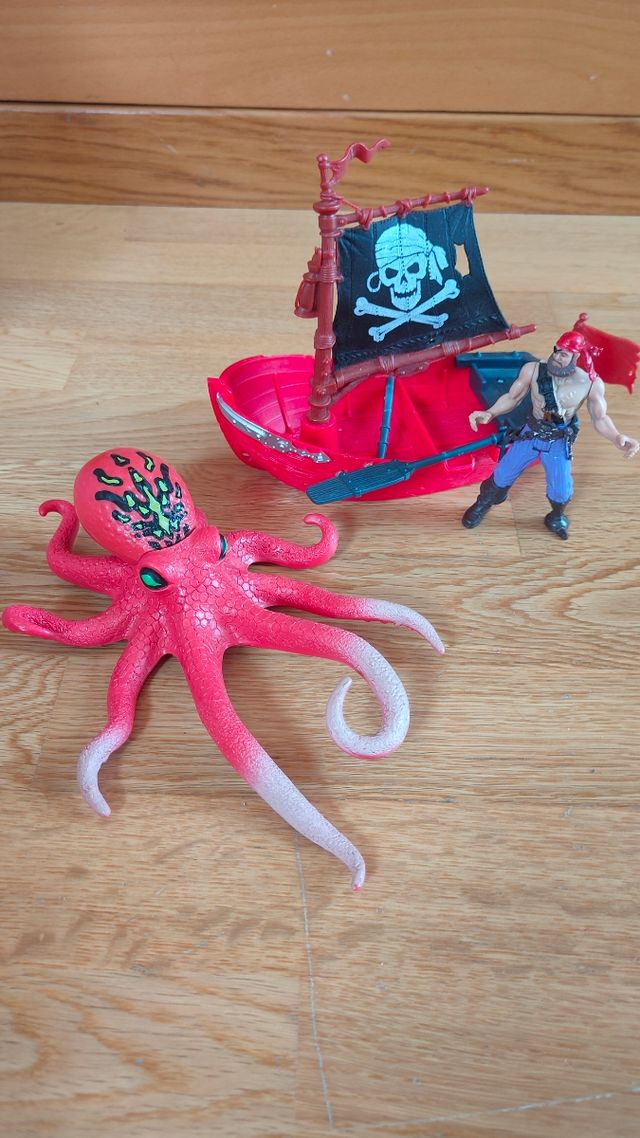 Pulpo gigante y pirata