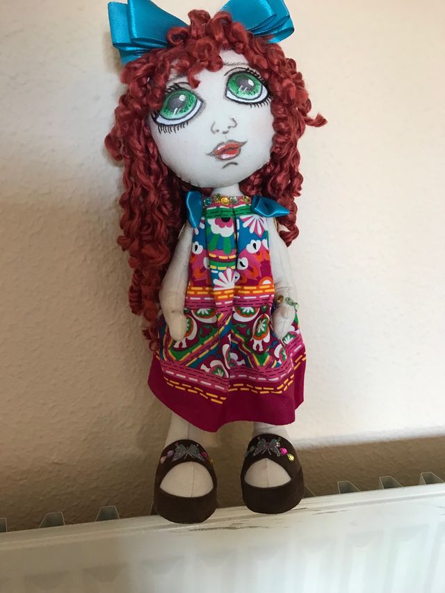 Boneca de trapos artesanal