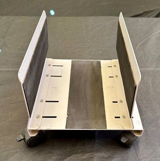 Soporte con ruedas para torre de ordenador