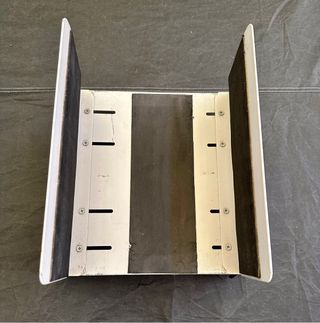 Soporte con ruedas para torre de ordenador