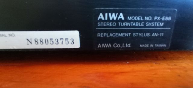 PLATO - GIRADISCO / MARCA AIWA / MOD: PX - E 88