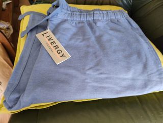 Pantalón corto. talla XL grande