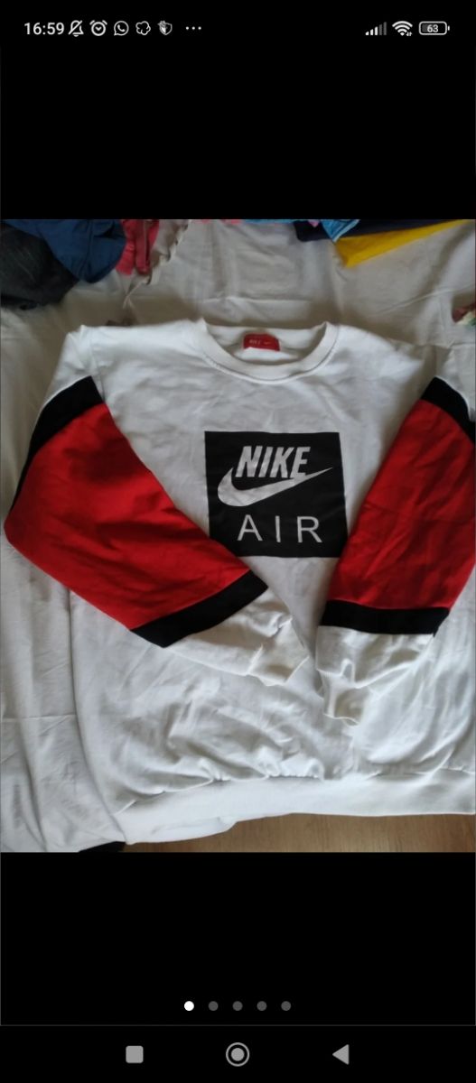 gorro NY, sudadera Nike