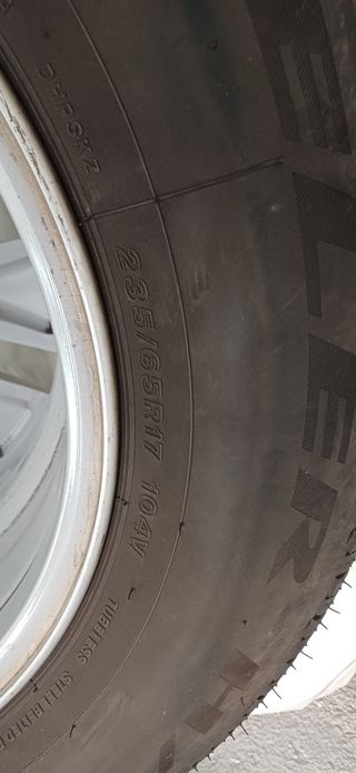 Llantas/Neumáticos 235/65R 17 Mercedes