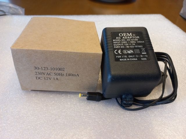 Adaptador AC/DC uso universal