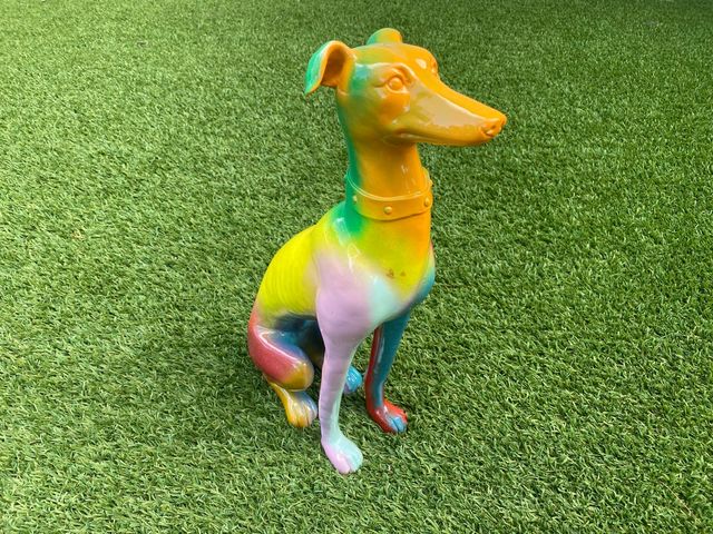 Figura de porcelana ( perro )