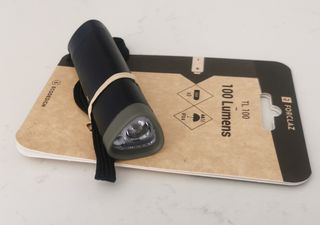 Linterna Forclaz Decathlon