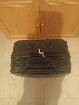 Maleta de viaje negra