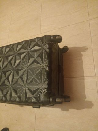 Maleta de viaje negra