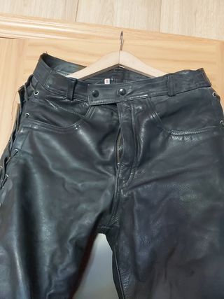 Pantalón de cuero