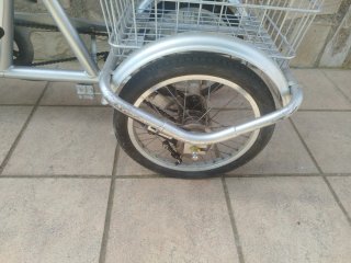 Bicicleta tres ruedas