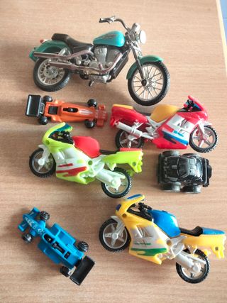 Juguetes antiguos y kinder sorpresa