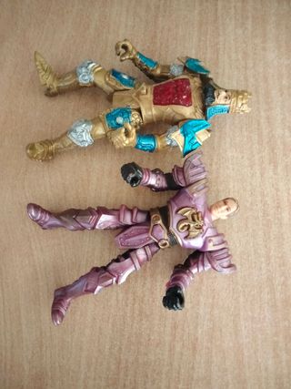 Juguetes antiguos y kinder sorpresa